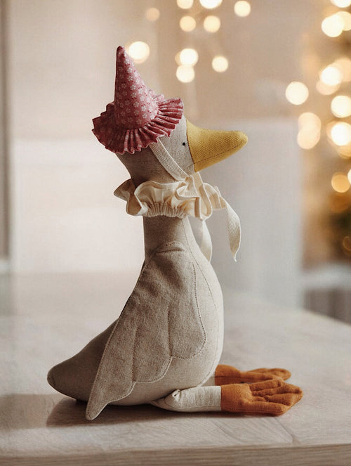 Goose in a birthday hat